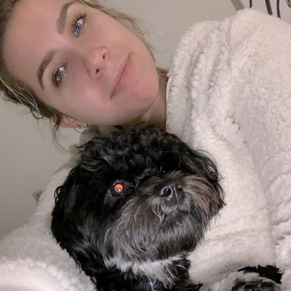 Meet your Posher, Julianne! - Picture 1 of 1